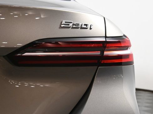 Used 2026 BMW 530i w/ Premium Package RWD image 13
