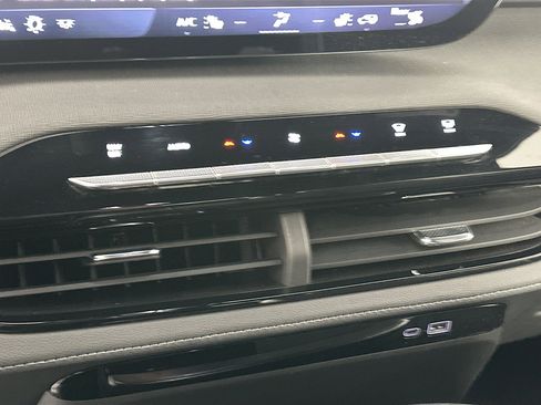 Used 2025 Buick Enclave Preferred image 24