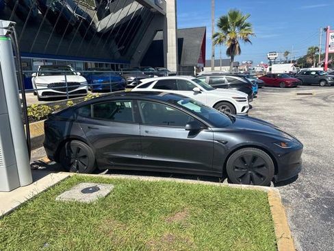 Used 2024 Tesla Model 3 Standard Range RWD image 4