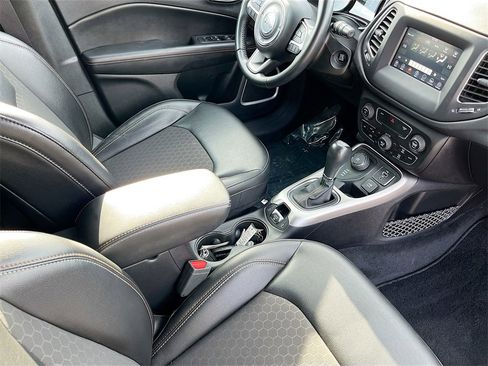 Used 2019 Jeep Compass Latitude image 23