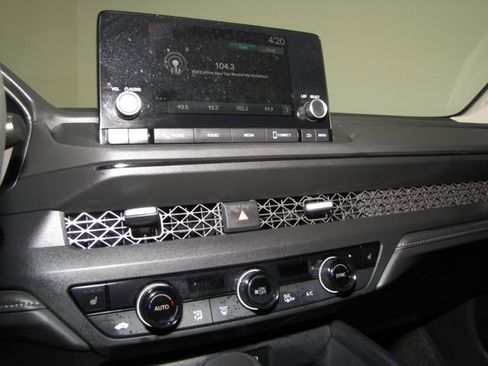 Certified 2025 Honda Accord SE image 4