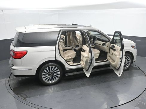 Used 2019 Lincoln Navigator Reserve AWD/4WD image 51