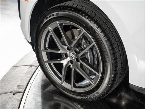 Certified 2026 Porsche Macan AWD/4WD image 15