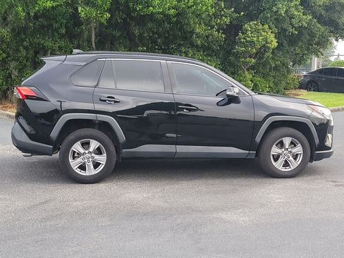 Certified 2022 Toyota RAV4 XLE w/ Convenience Package FWD image 8