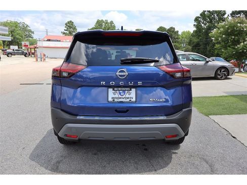 Used 2023 Nissan Rogue SV AWD/4WD image 4