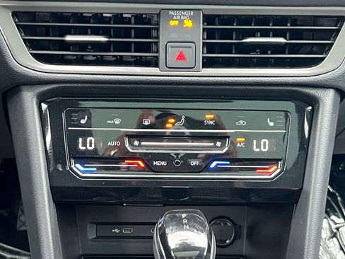 New 2025 Volkswagen Taos SE image 22