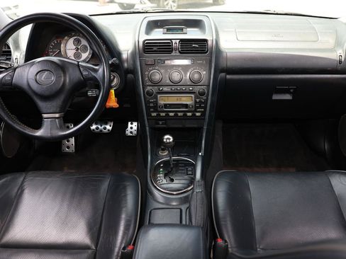 Used 2003 Lexus IS 300 w/ Power & Leather Pkg RWD image 21