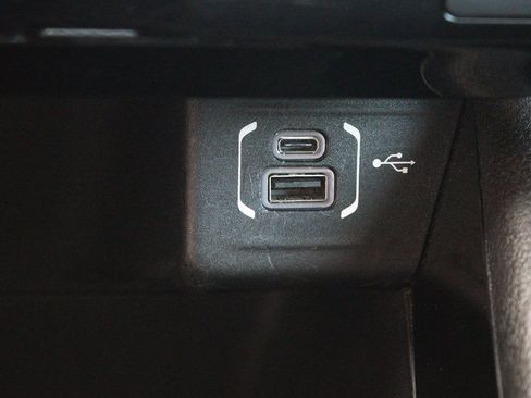 Used 2023 Jeep Compass Limited image 21