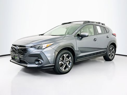Used 2024 Subaru Crosstrek 2.0i Premium image 3