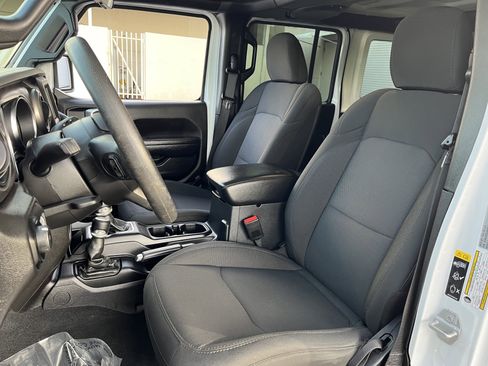 Used 2022 Jeep Wrangler Unlimited Sport image 11