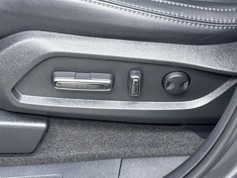 Certified 2025 Honda Pilot EX-L image 13