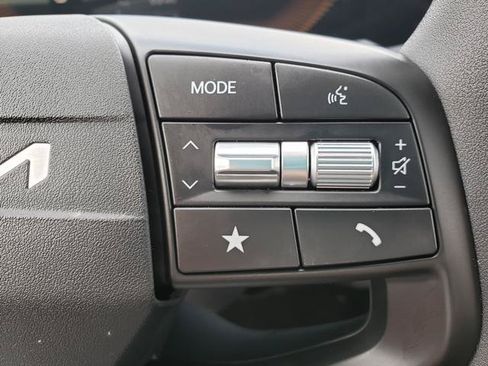 Certified 2025 Kia K4 FWD image 25