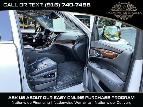 Used 2017 Cadillac Escalade Premium Luxury AWD/4WD image 11