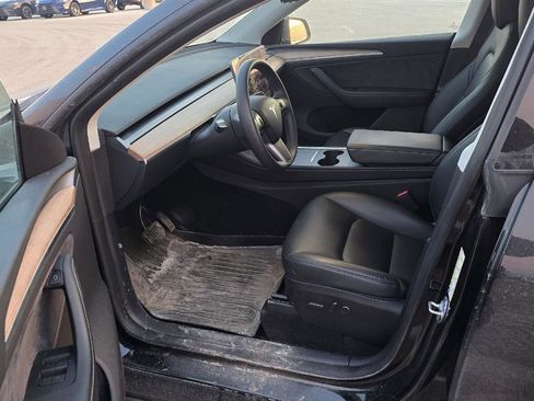 Used 2024 Tesla Model Y Long Range image 3