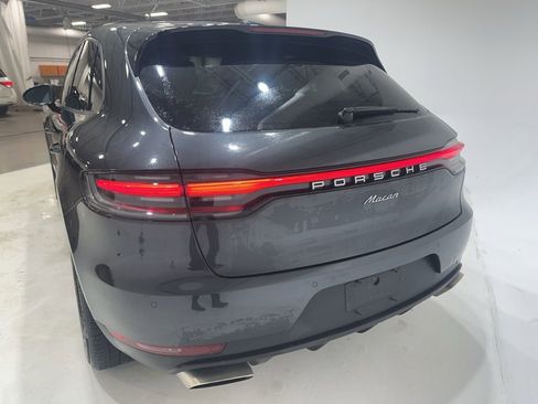 Used 2021 Porsche Macan Base image 9