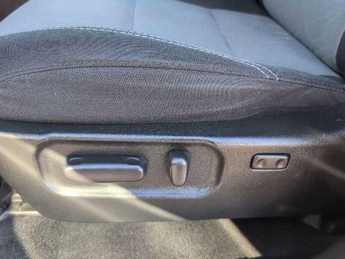 Used 2021 Toyota Tacoma TRD Off-Road image 21