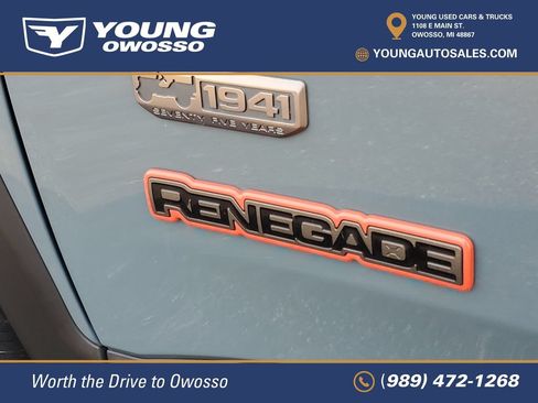 Used 2016 Jeep Renegade 75th Anniversary FWD image 28