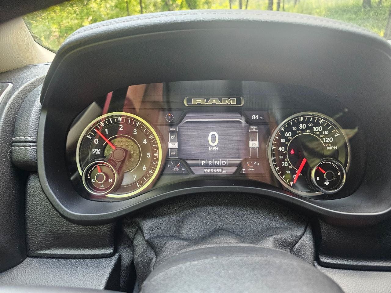 Used 2019 RAM 1500 Laramie AWD/4WD image 36