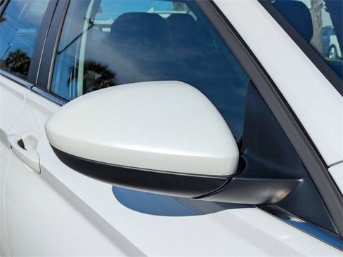 Certified 2023 Volkswagen Jetta SE image 9