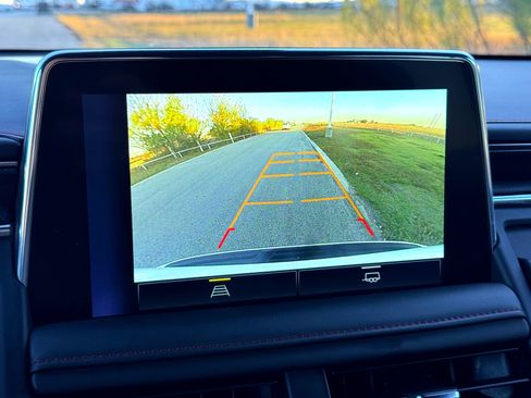 Used 2024 Chevrolet Suburban RST image 31