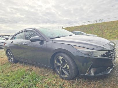 Used 2022 Hyundai Elantra SEL w/ Convenience + Premium Package