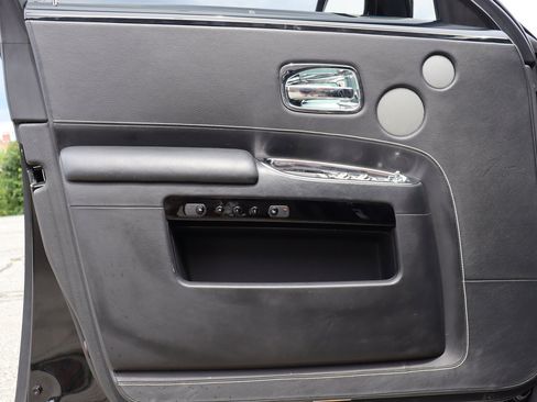 Used 2012 Rolls-Royce Ghost RWD image 35