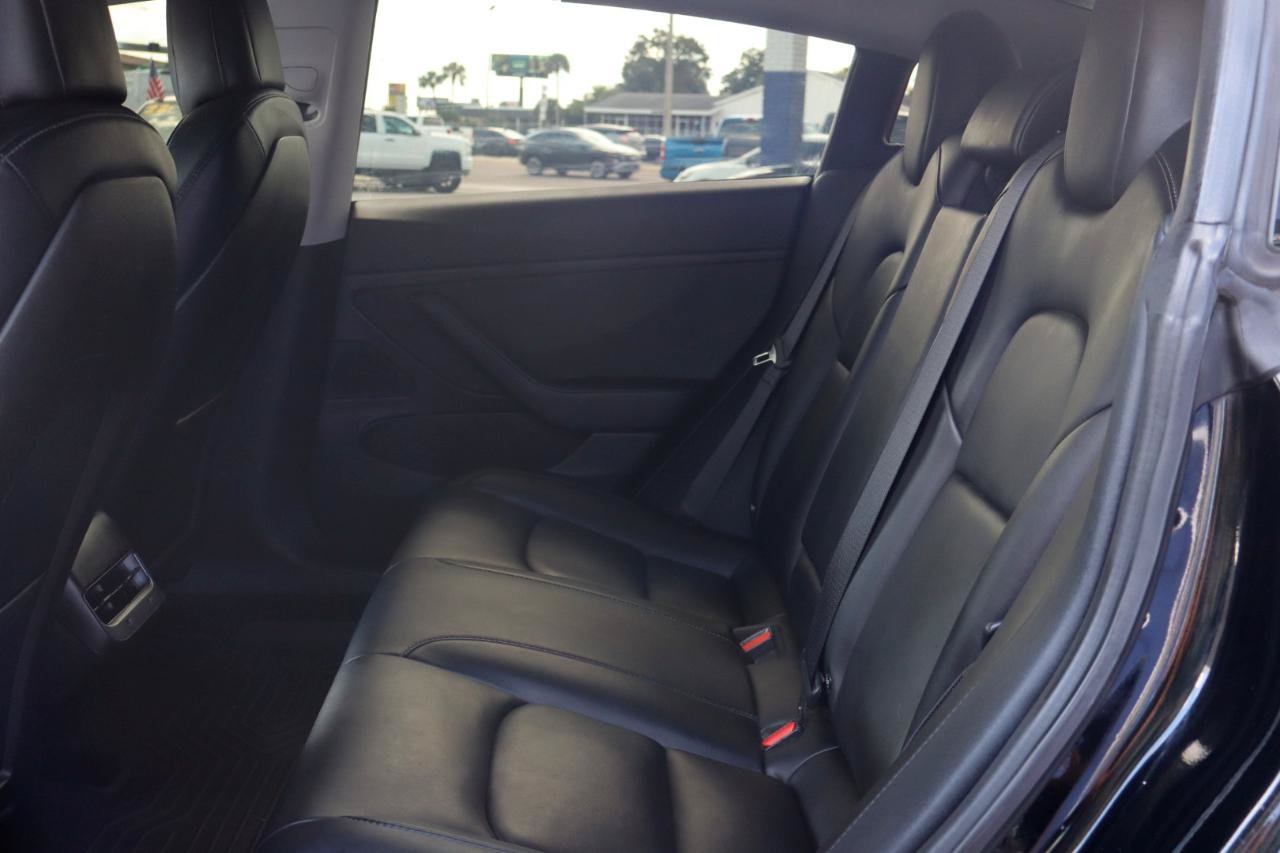 Used 2018 Tesla Model 3 Long Range RWD image 17