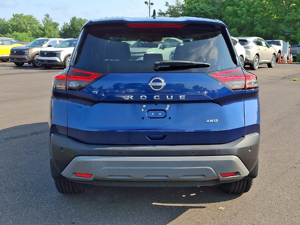 Used 2023 Nissan Rogue S AWD/4WD image 5