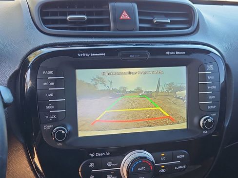 Used 2015 Kia Soul ! w/ Sun & Sound Package image 23