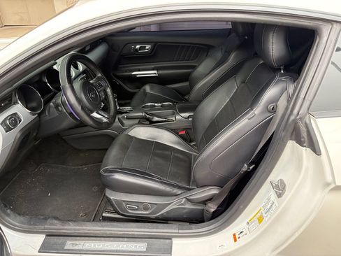 Used 2017 Ford Mustang GT Premium w/ Equipment Group 401A RWD image 16