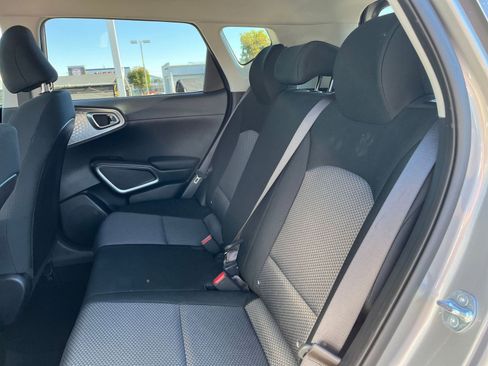 Used 2025 Kia Soul LX w/ LX Technology Package image 25