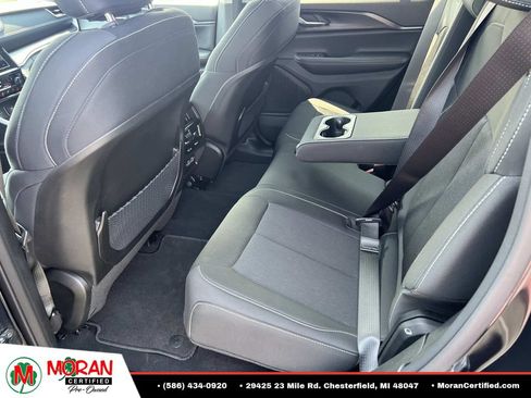 Used 2023 Jeep Grand Cherokee Laredo w/ Luxury Tech Group I AWD/4WD image 38