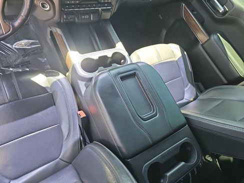 Used 2020 Chevrolet Silverado 1500 High Country AWD/4WD image 24