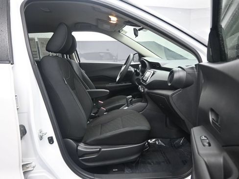 Used 2021 Nissan Kicks S FWD image 28
