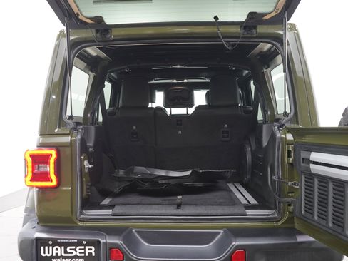 Used 2021 Jeep Wrangler Unlimited Rubicon w/ Uconnect 4C Nav & Sound Group AWD/4WD image 18