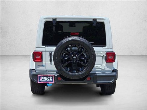 Used 2024 Jeep Wrangler Unlimited Sahara AWD/4WD image 6