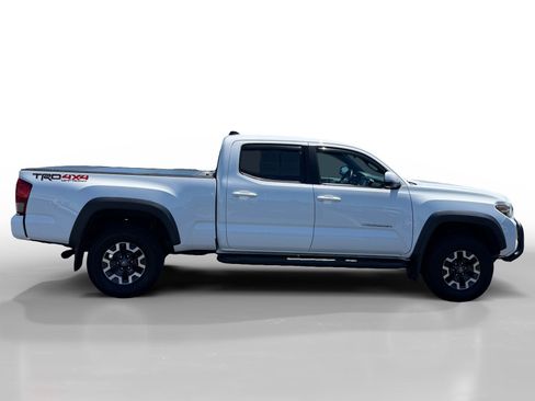 Used 2017 Toyota Tacoma TRD Off-Road AWD/4WD image 6
