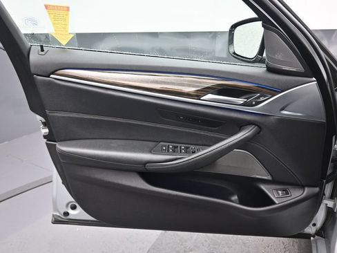 Used 2018 BMW 530i xDrive AWD/4WD image 9