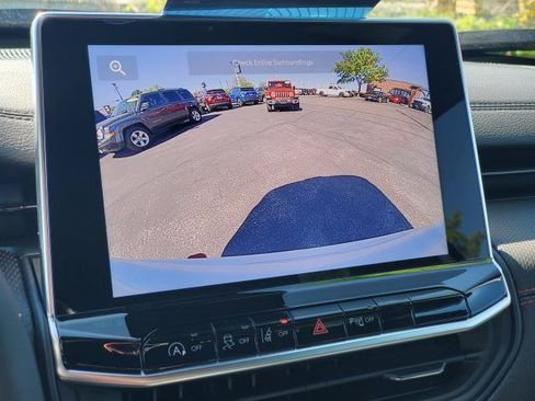 Used 2026 Jeep Compass Trailhawk AWD/4WD image 16