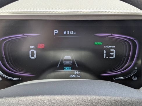 Used 2025 Kia Niro LX FWD image 17