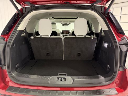 Certified 2025 Ford Explorer Platinum w/ Ultimate Package image 6
