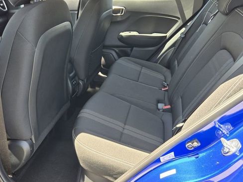 Used 2025 Hyundai Venue SEL image 11