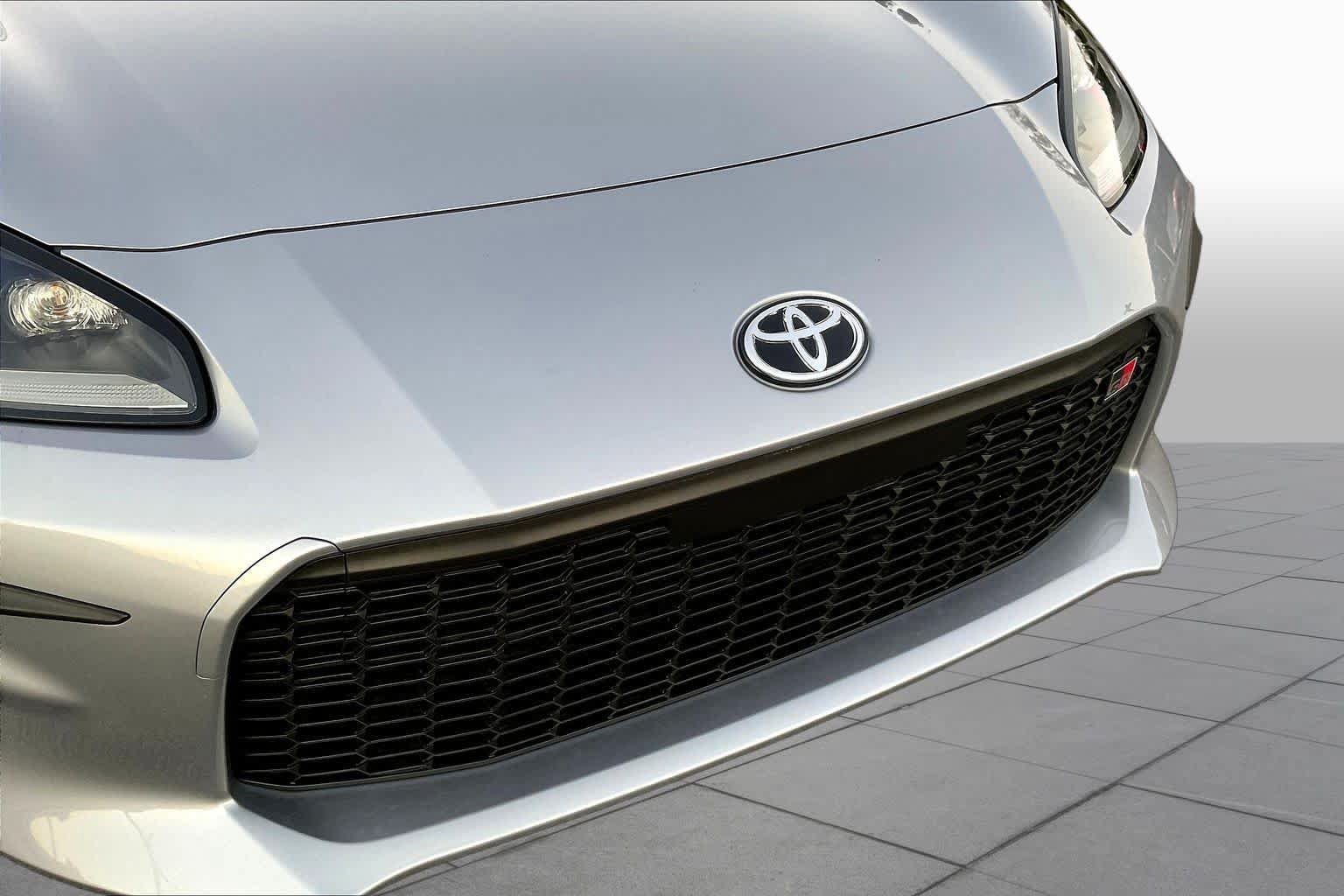 Used 2026 Toyota GR86 Premium w/ Performance Package RWD image 29