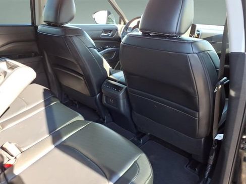 Used 2025 Nissan Pathfinder SL w/ Cargo Package AWD/4WD image 18