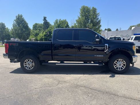 Used 2017 Ford F250 Lariat w/ Lariat Value Package AWD/4WD image 5