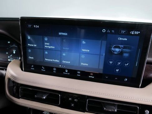 Used 2023 Lincoln Nautilus Reserve w/ Equipment Group 202A image 18