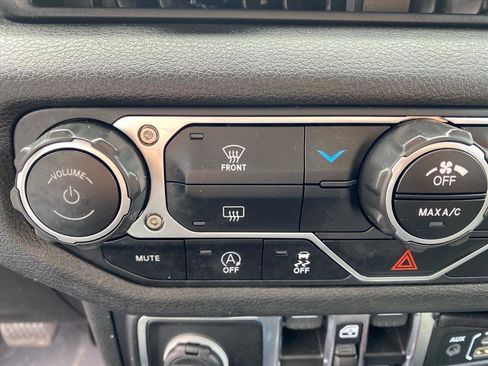 Used 2024 Jeep Gladiator Sport AWD/4WD image 14