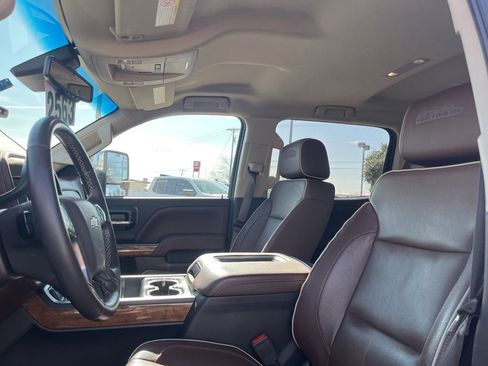 Used 2019 Chevrolet Silverado 2500 High Country w/ Duramax Plus Package image 7