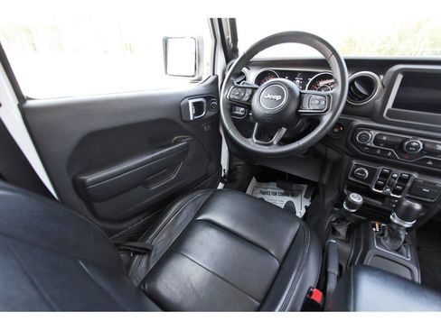 Used 2023 Jeep Gladiator Sport image 10