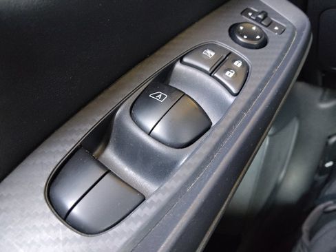 Used 2024 Nissan Sentra SV FWD image 27